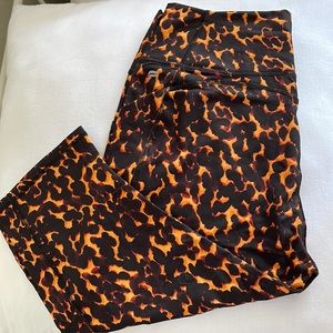 NWOT Fabletics Capri Legging